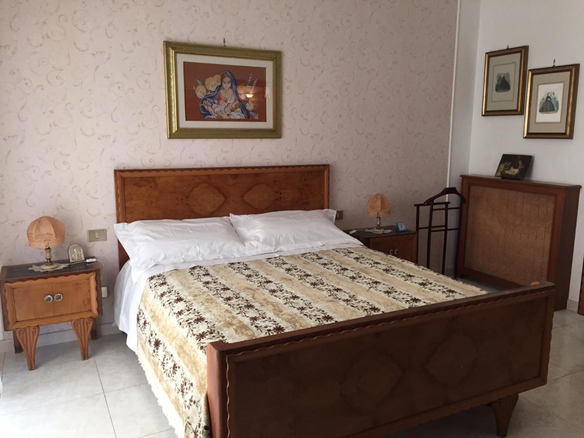 B&B Donna Porzia Trani Buitenkant foto