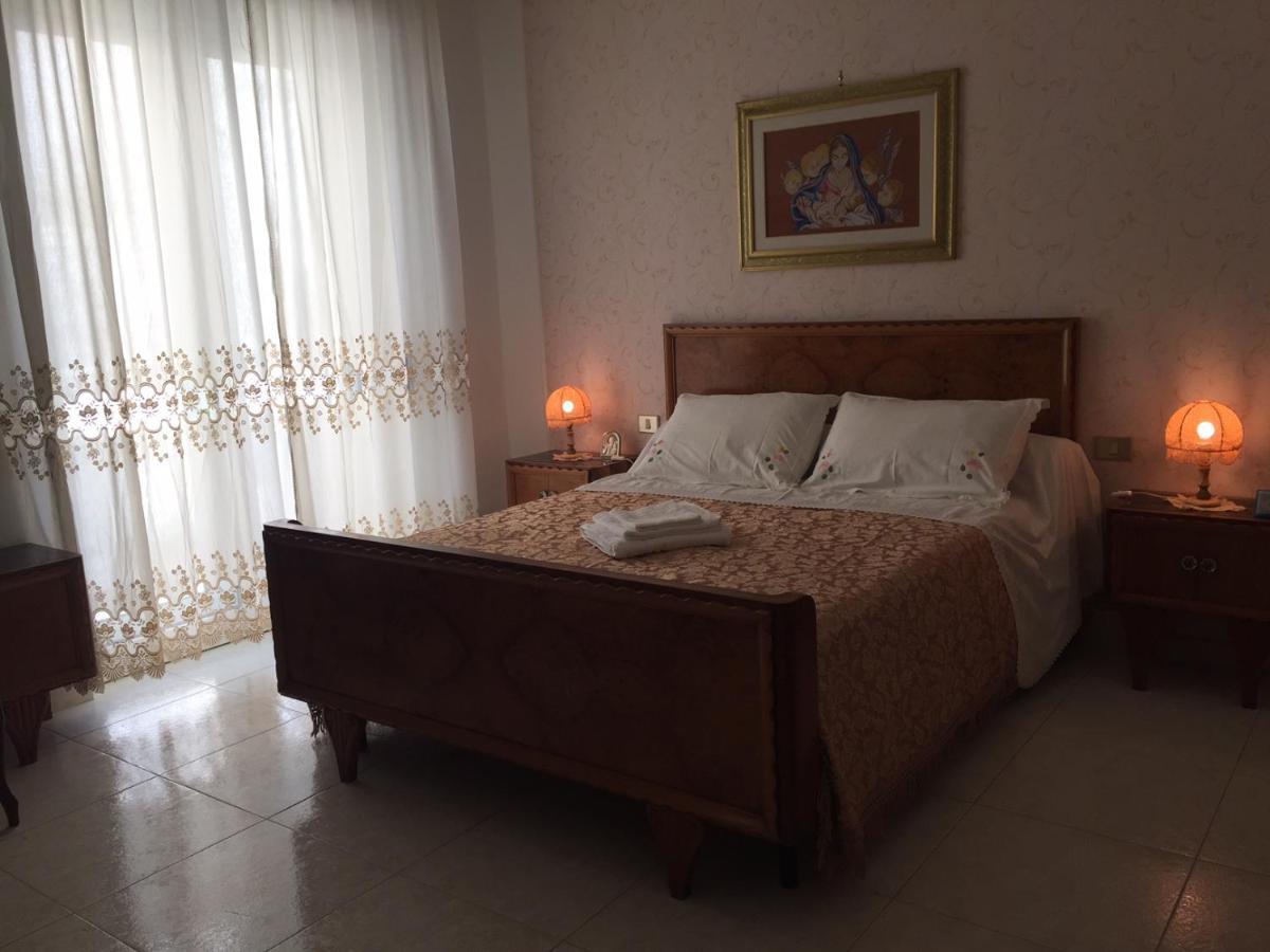 B&B Donna Porzia Trani Buitenkant foto