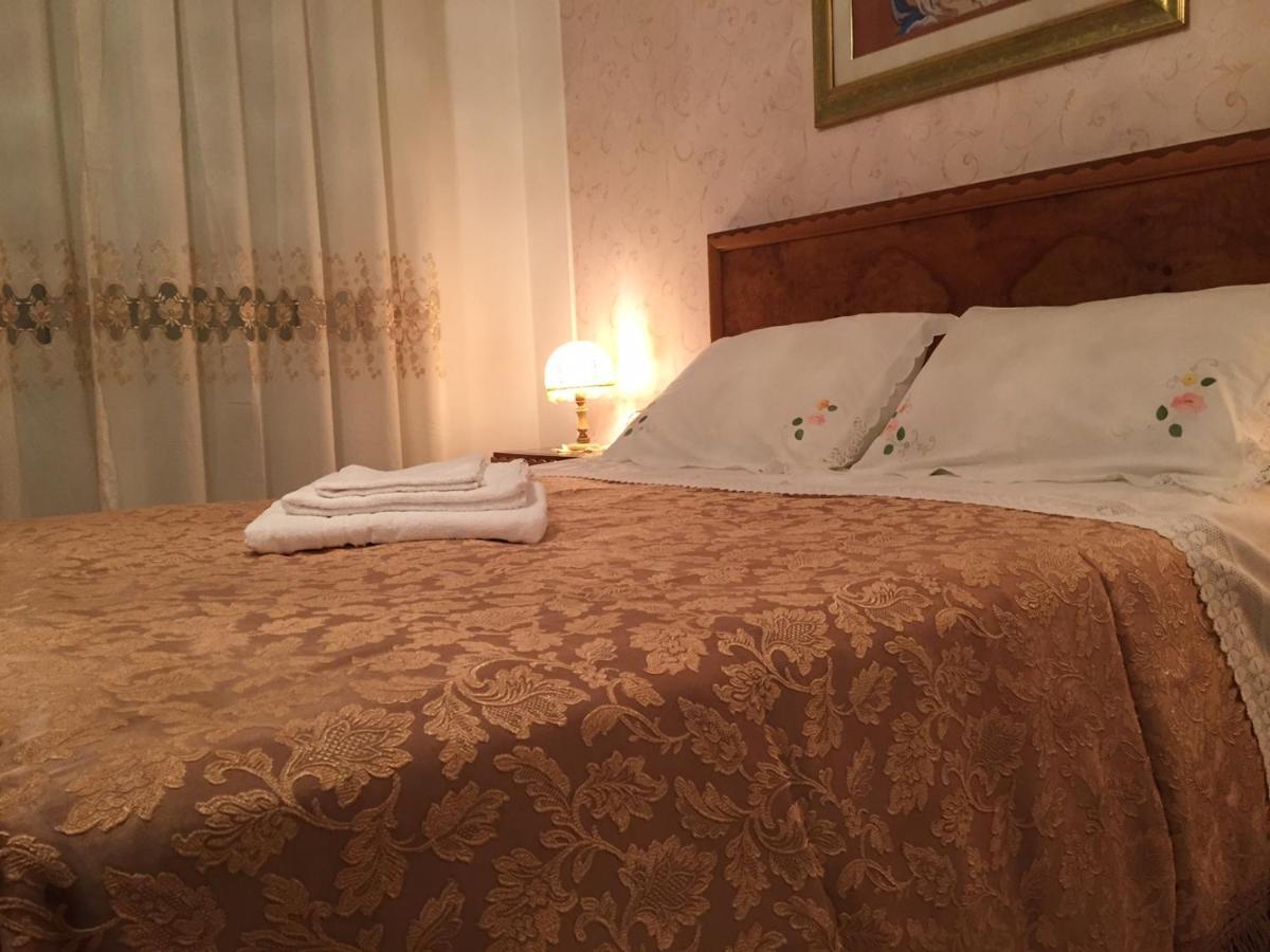 B&B Donna Porzia Trani Buitenkant foto